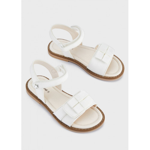 MAYORAL Baltas meiteņu sandales ar lentītes dekoru 
