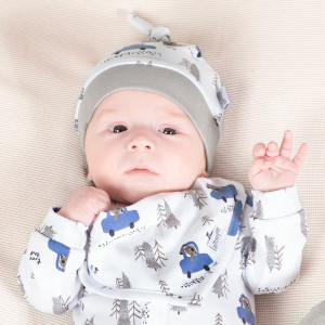 NICOLA Kokvilnas zīdaiņu cepurīte Muki, zilas mašīnītes | KIDO.LV